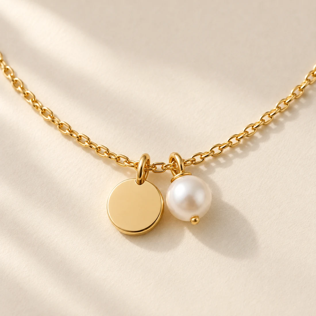 Koharu Duo Necklace: close-up of the Gold / White pendant